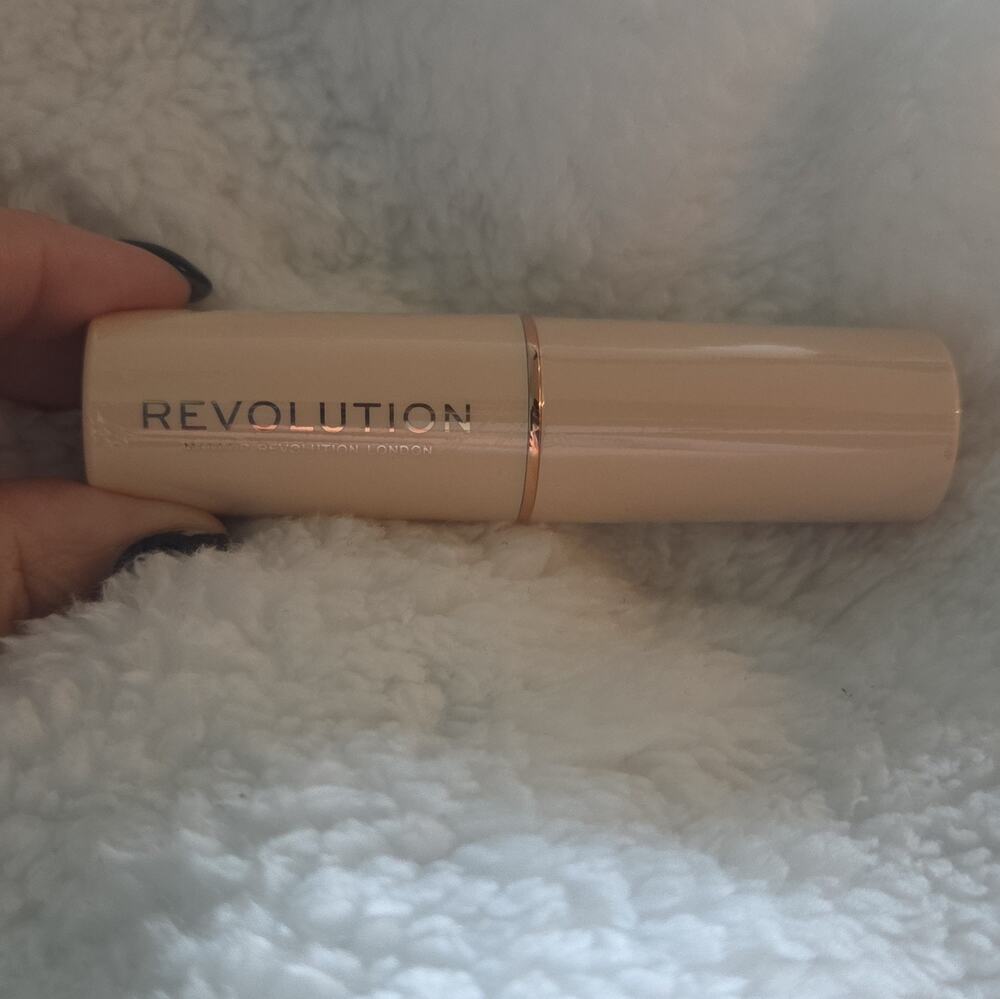 Revolution Fast Base Stick Foundation F12